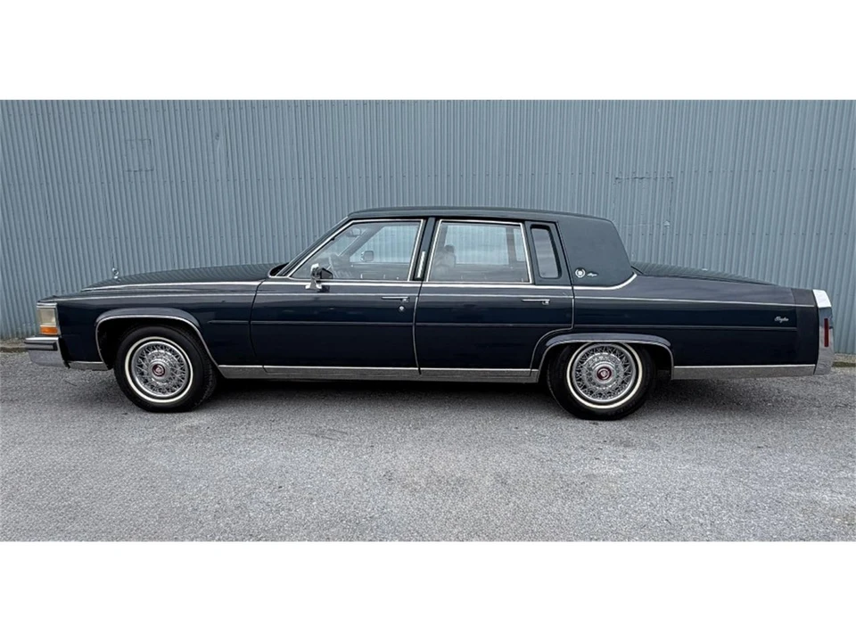 1988 Cadillac Brougham - Image 4 of 31