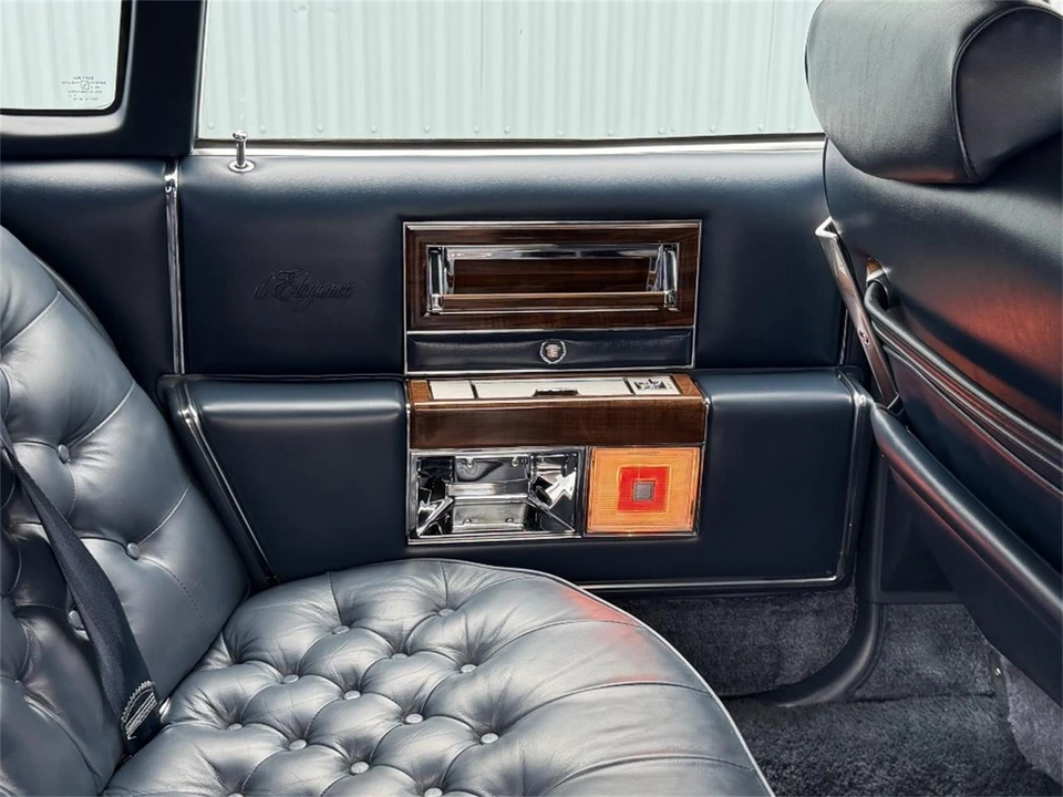 1988 Cadillac Brougham - Image 30 of 31