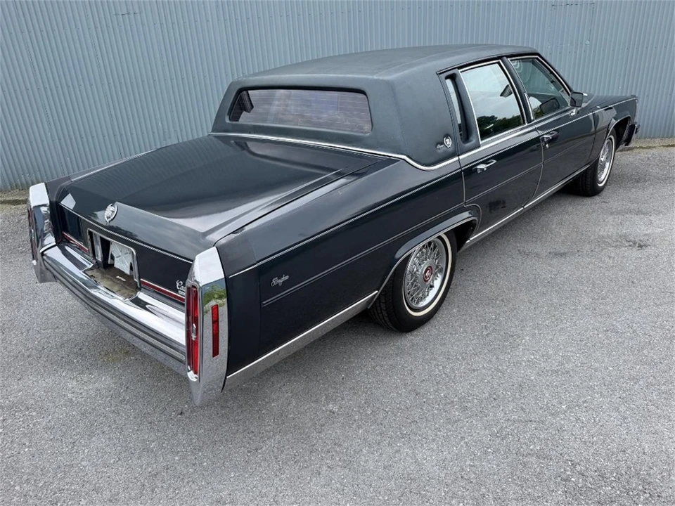 1988 Cadillac Brougham - Image 12 of 31