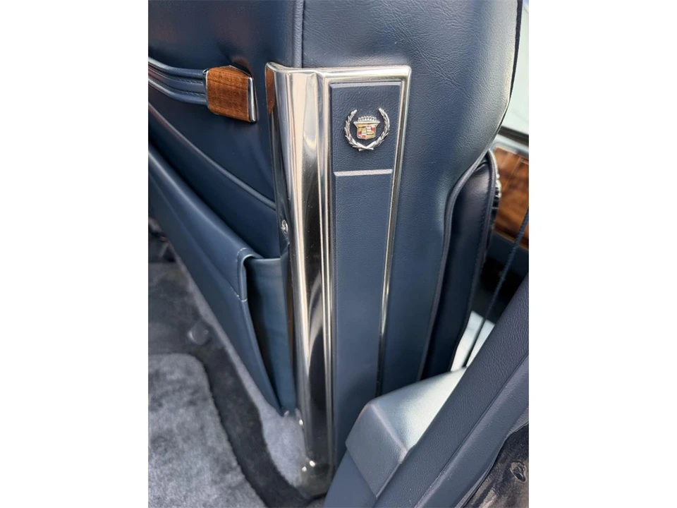 1988 Cadillac Brougham - Image 19 of 31