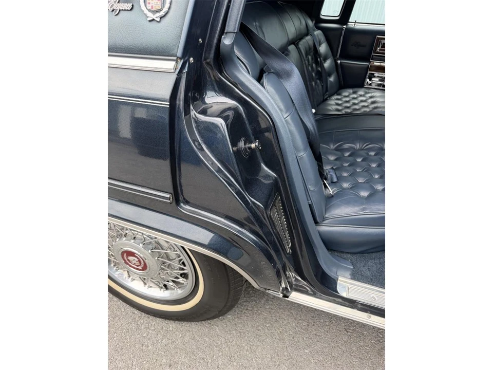 1988 Cadillac Brougham - Image 31 of 31