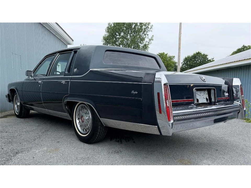 1988 Cadillac Brougham - Image 11 of 31