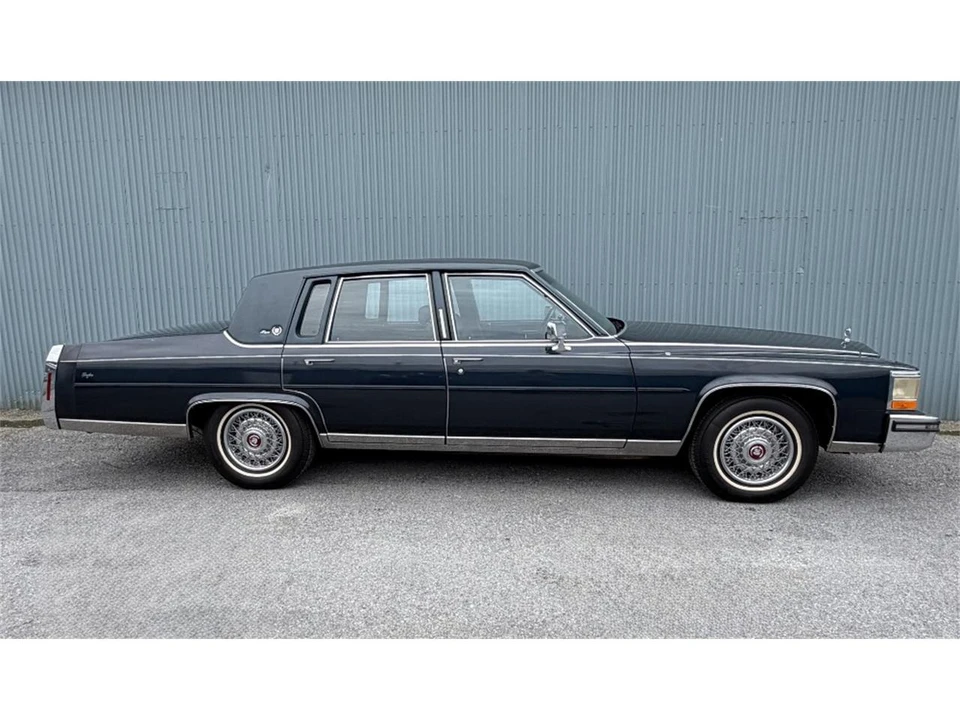 1988 Cadillac Brougham - Image 5 of 31