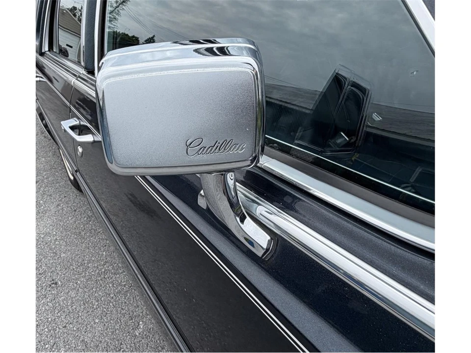 1988 Cadillac Brougham - Image 14 of 31