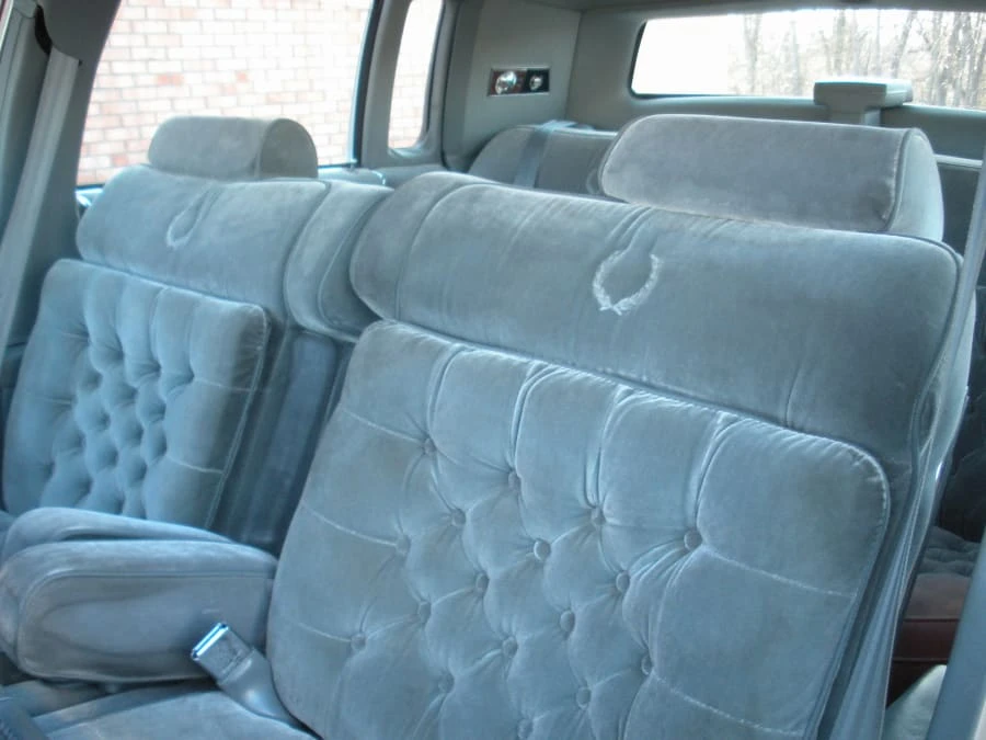 1988 Cadillac Brougham - Image 4 of 12