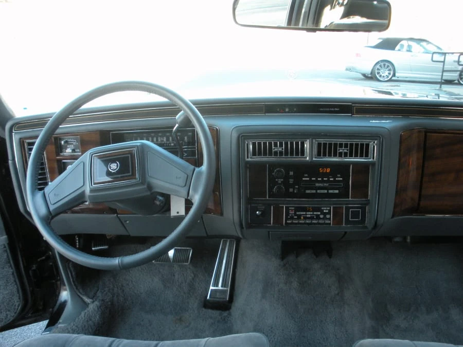 1988 Cadillac Brougham - Image 8 of 12