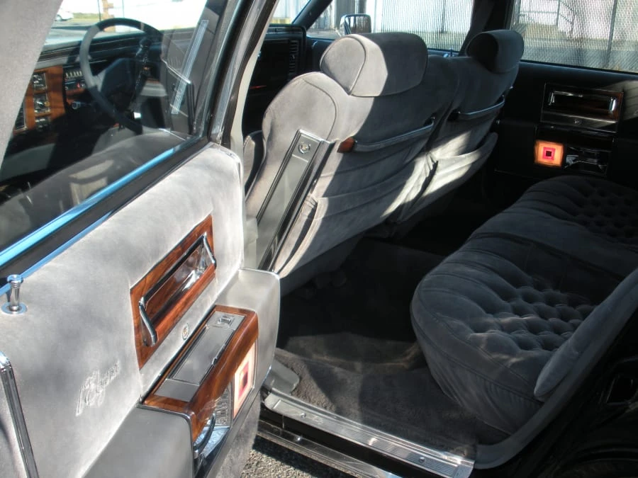 1988 Cadillac Brougham - Image 11 of 12