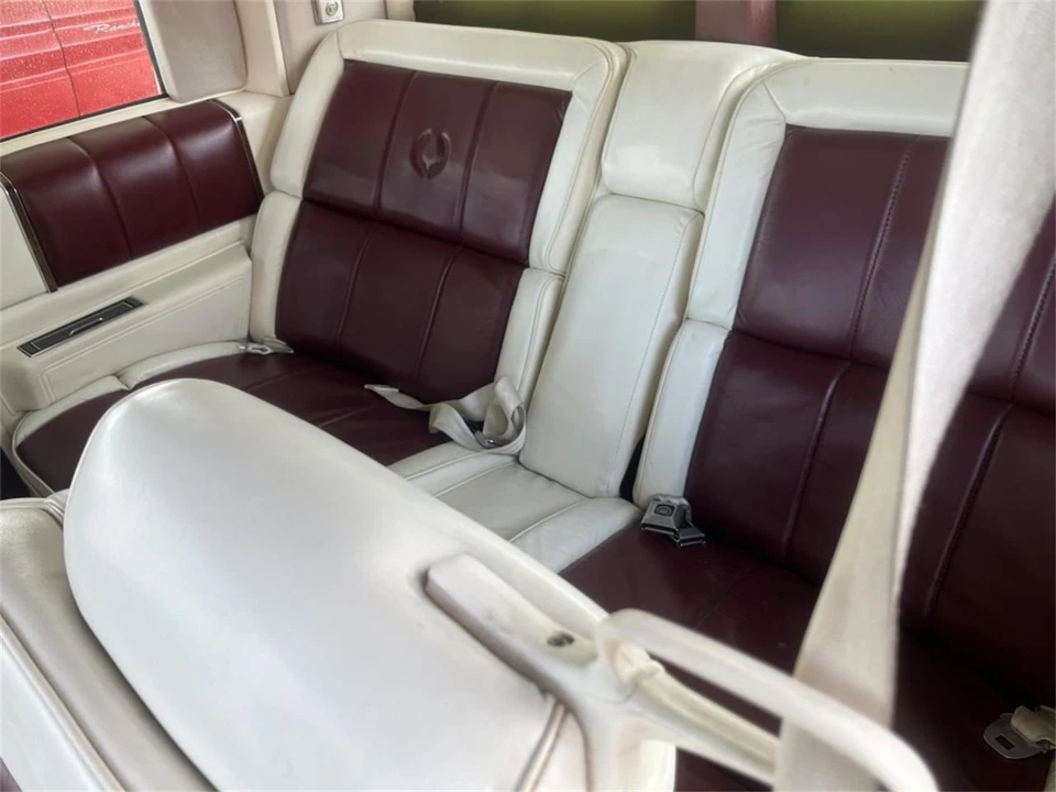 1988 Cadillac DeVille 6th Gen - Image 11 of 13