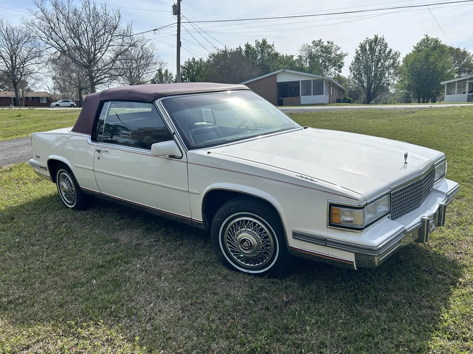 1988 Cadillac DeVille 6th Gen - Image 5 of 31