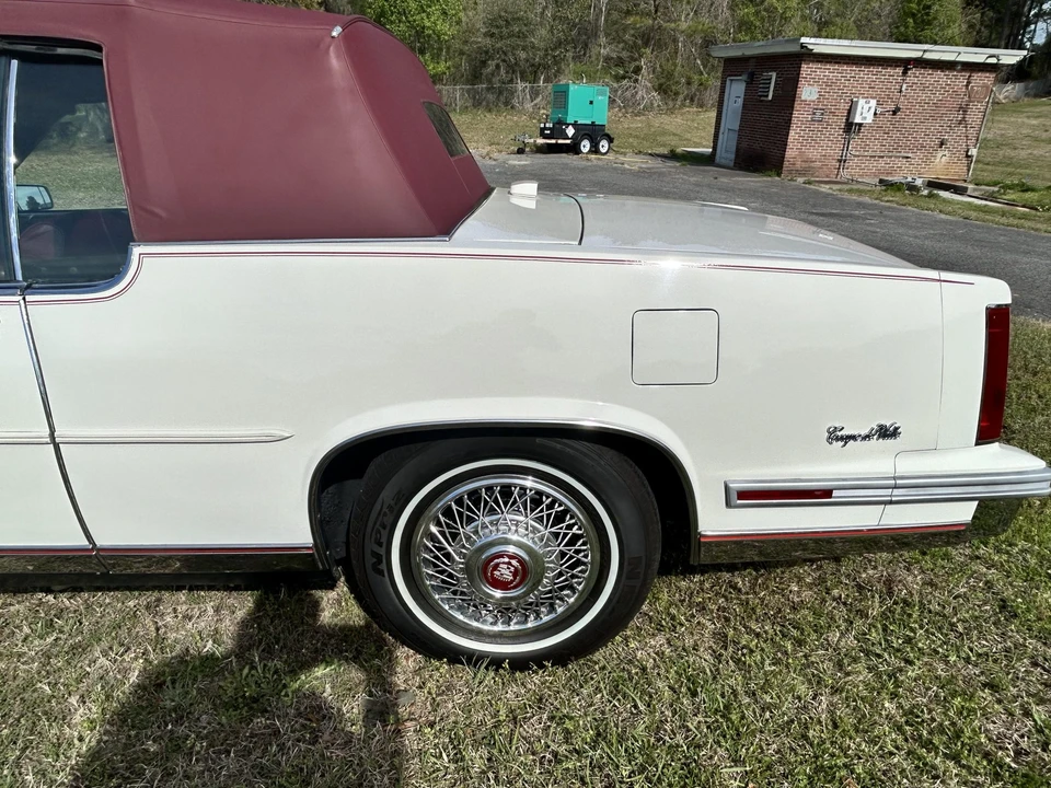 1988 Cadillac DeVille 6th Gen - Image 15 of 31
