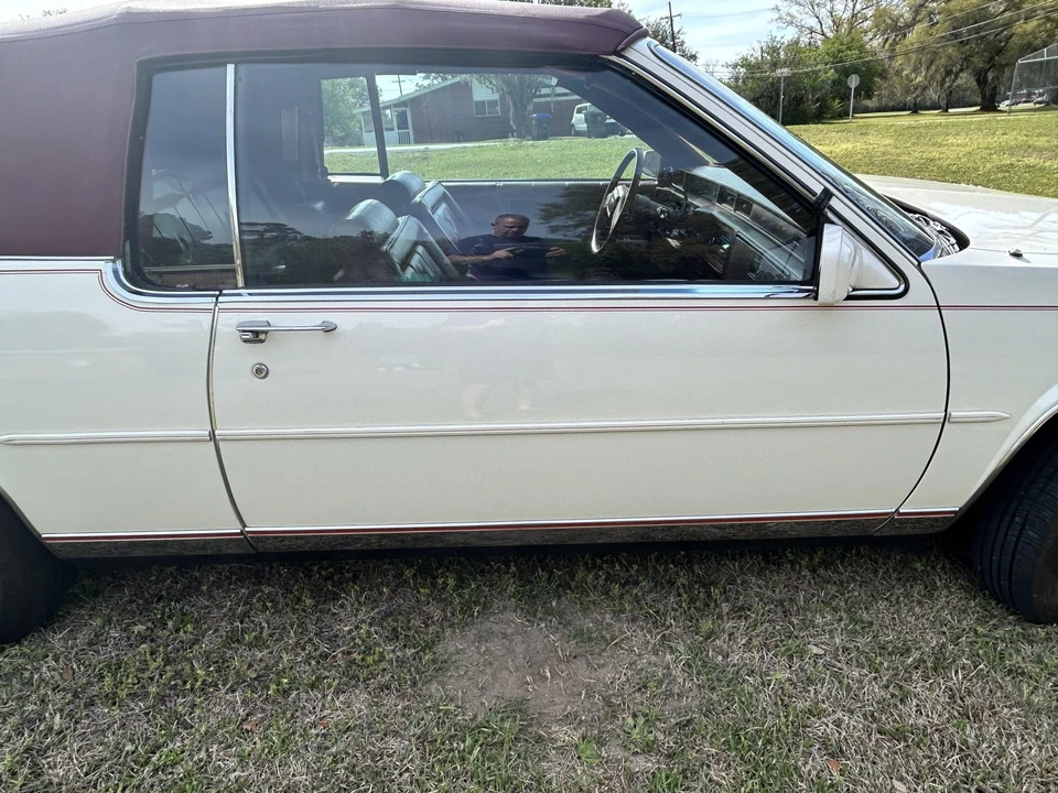 1988 Cadillac DeVille 6th Gen - Image 18 of 31