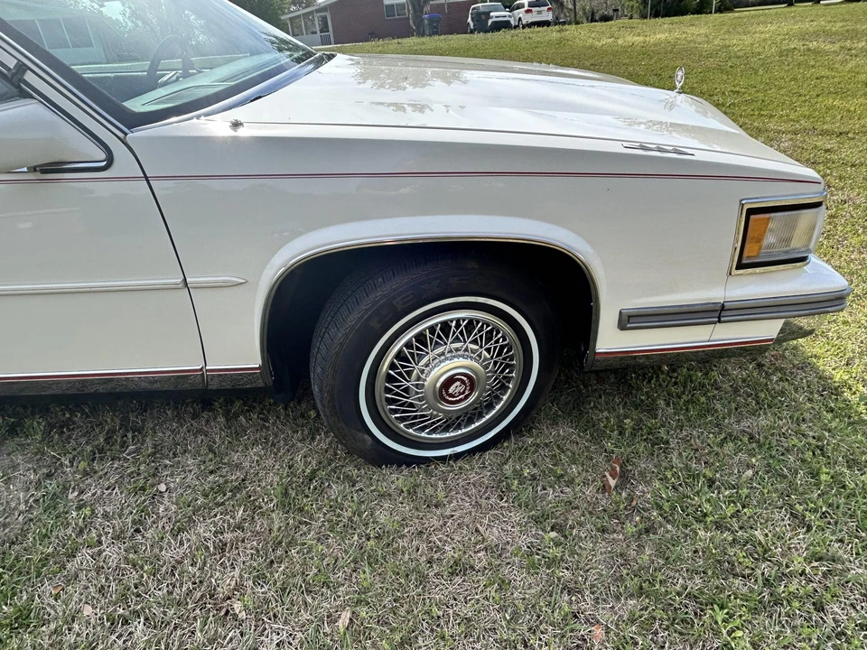 1988 Cadillac DeVille 6th Gen - Image 19 of 31