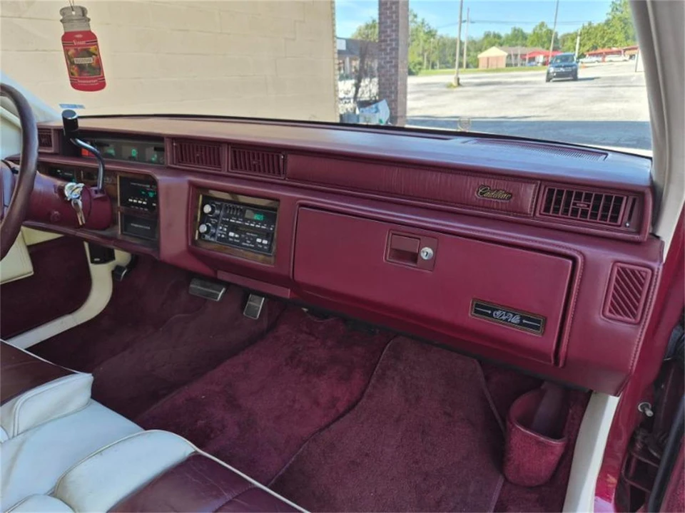 1988 Cadillac DeVille 6th Gen - Image 13 of 19