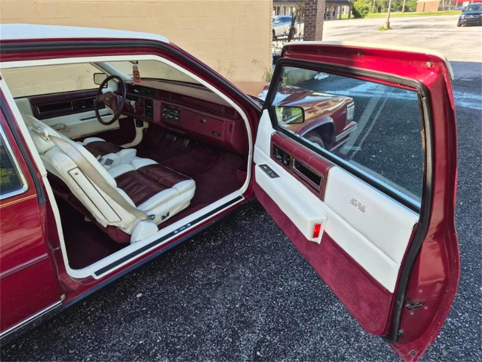 1988 Cadillac DeVille 6th Gen - Image 12 of 19