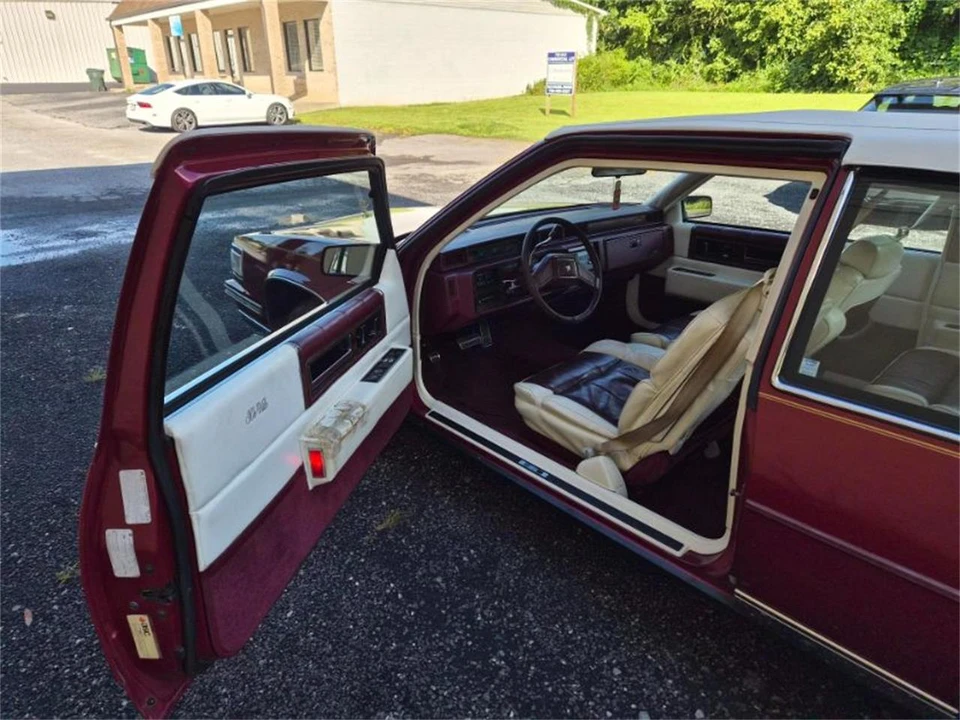1988 Cadillac DeVille 6th Gen - Image 7 of 19