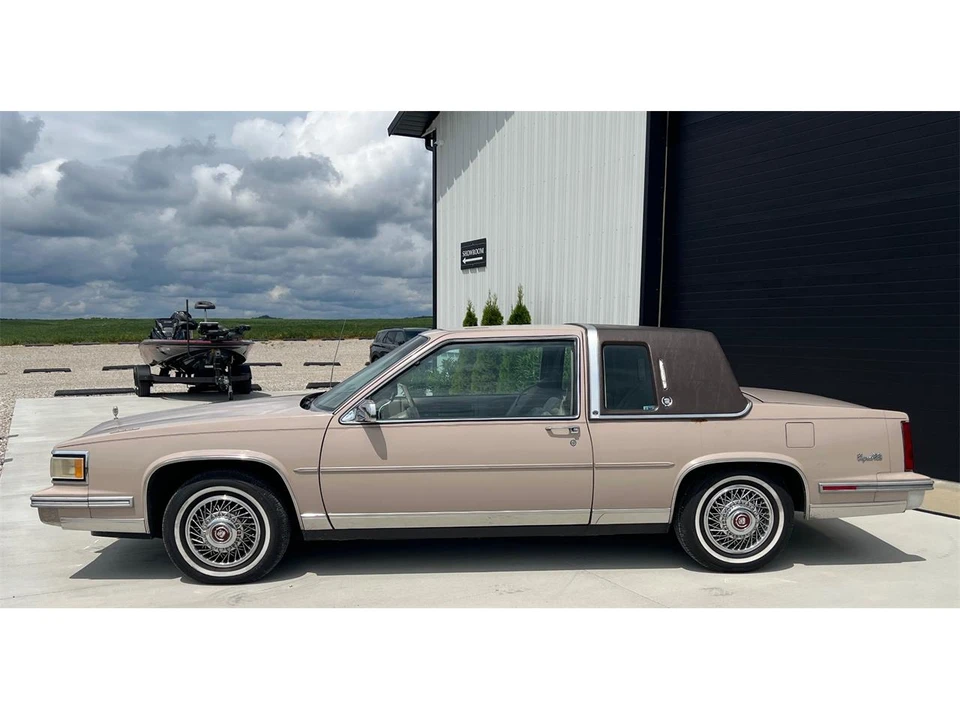 1988 Cadillac DeVille 6th Gen - Image 4 of 31