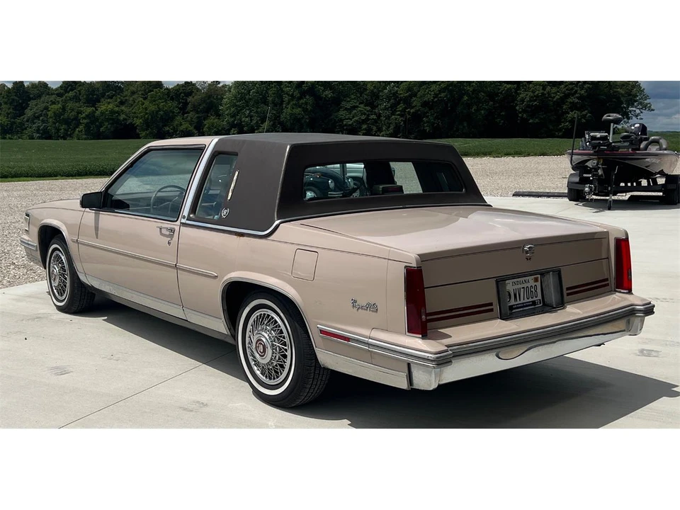 1988 Cadillac DeVille 6th Gen - Image 5 of 31