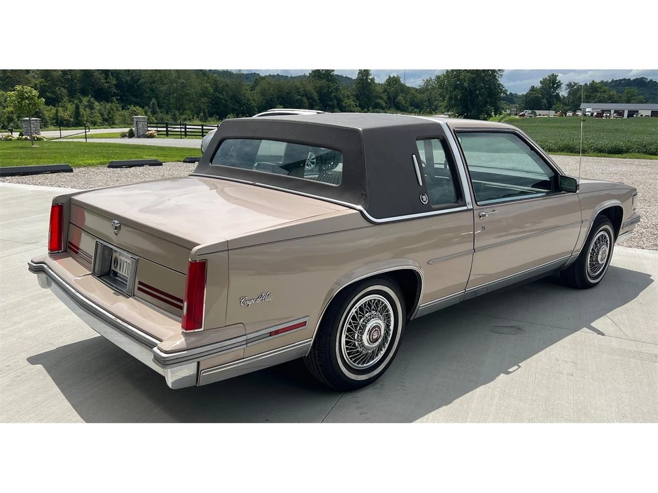 1988 Cadillac DeVille 6th Gen - Image 6 of 31