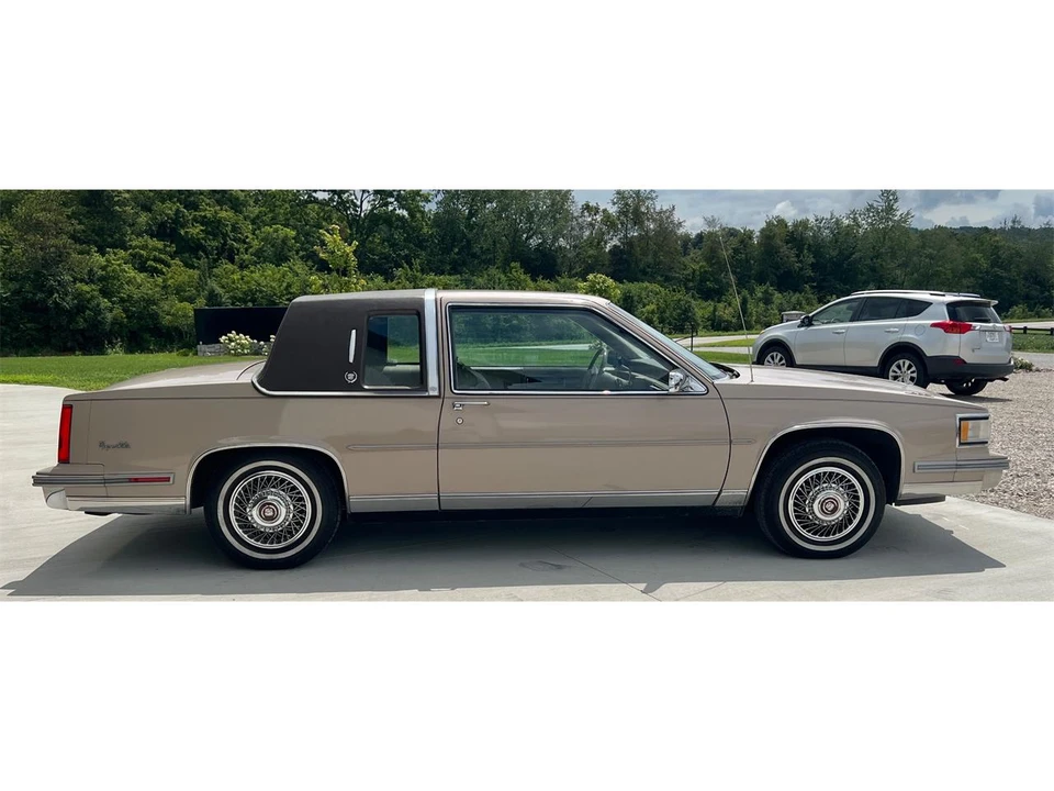 1988 Cadillac DeVille 6th Gen - Image 9 of 31