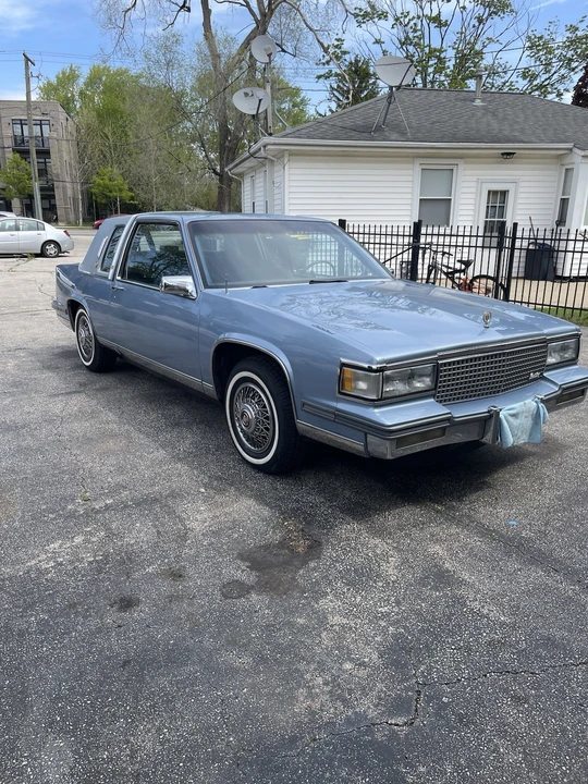1988 Cadillac DeVille 6th Gen - Image 4 of 23
