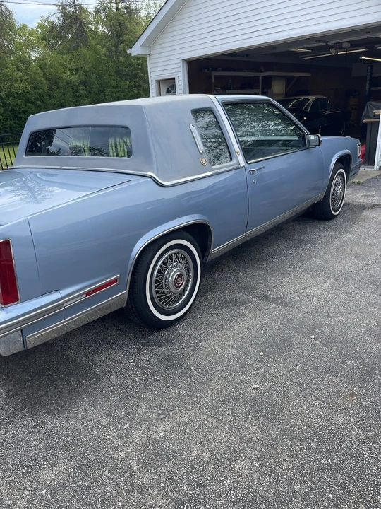 1988 Cadillac DeVille 6th Gen - Image 22 of 23