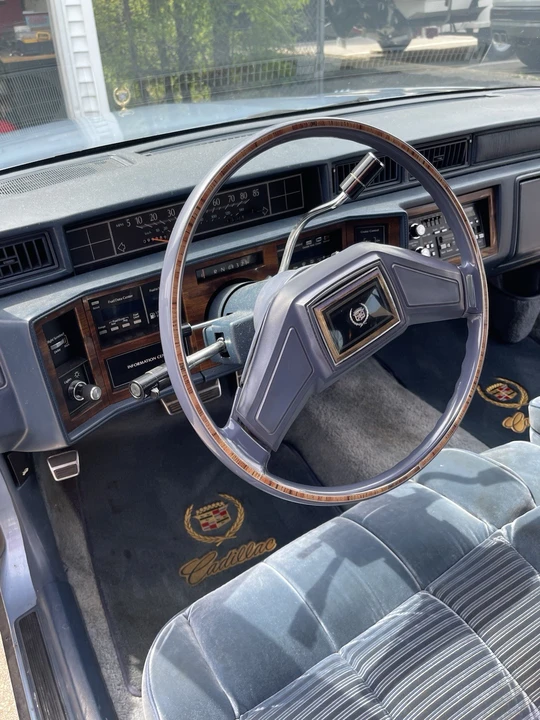 1988 Cadillac DeVille 6th Gen - Image 9 of 23