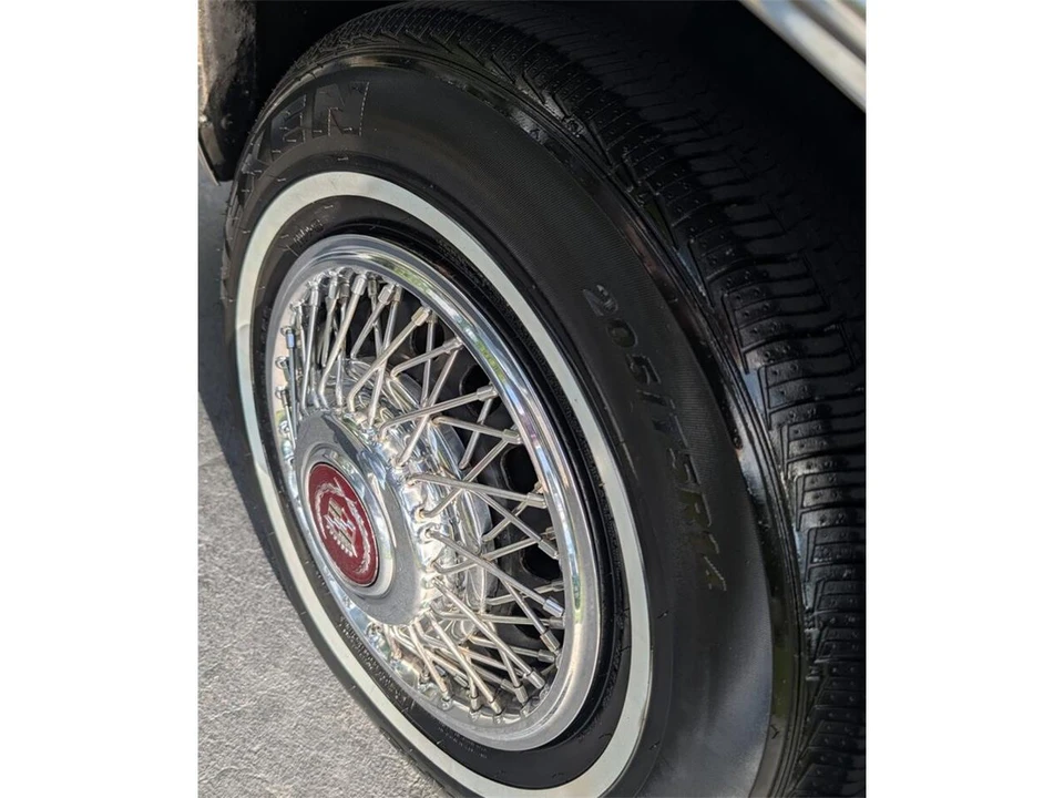 1988 Cadillac DeVille 6th Gen - Image 16 of 29