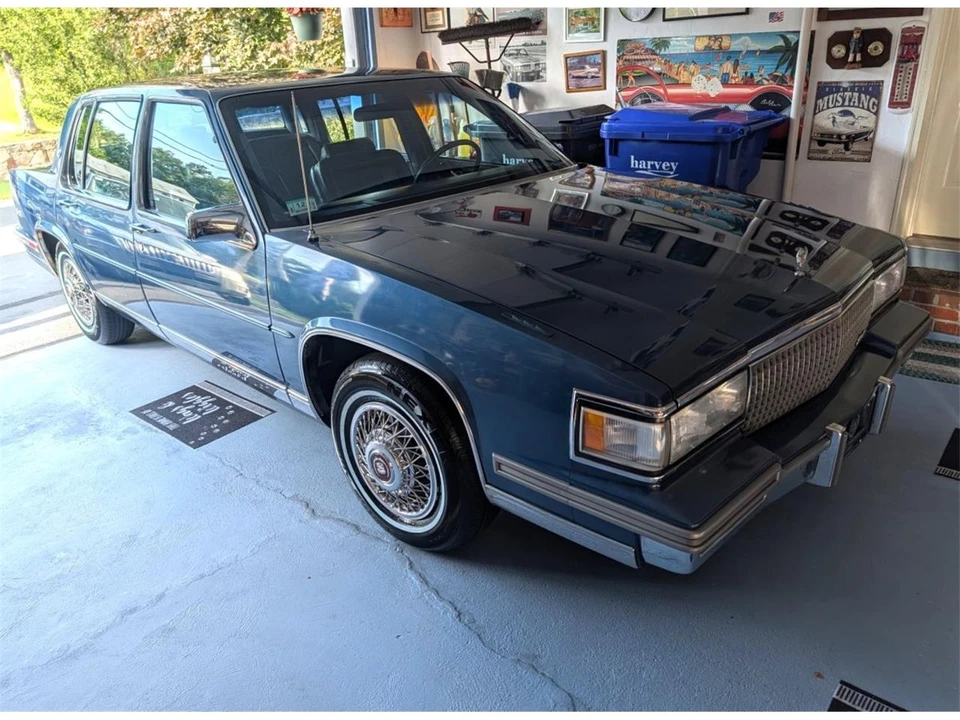 1988 Cadillac DeVille 6th Gen - Image 2 of 29