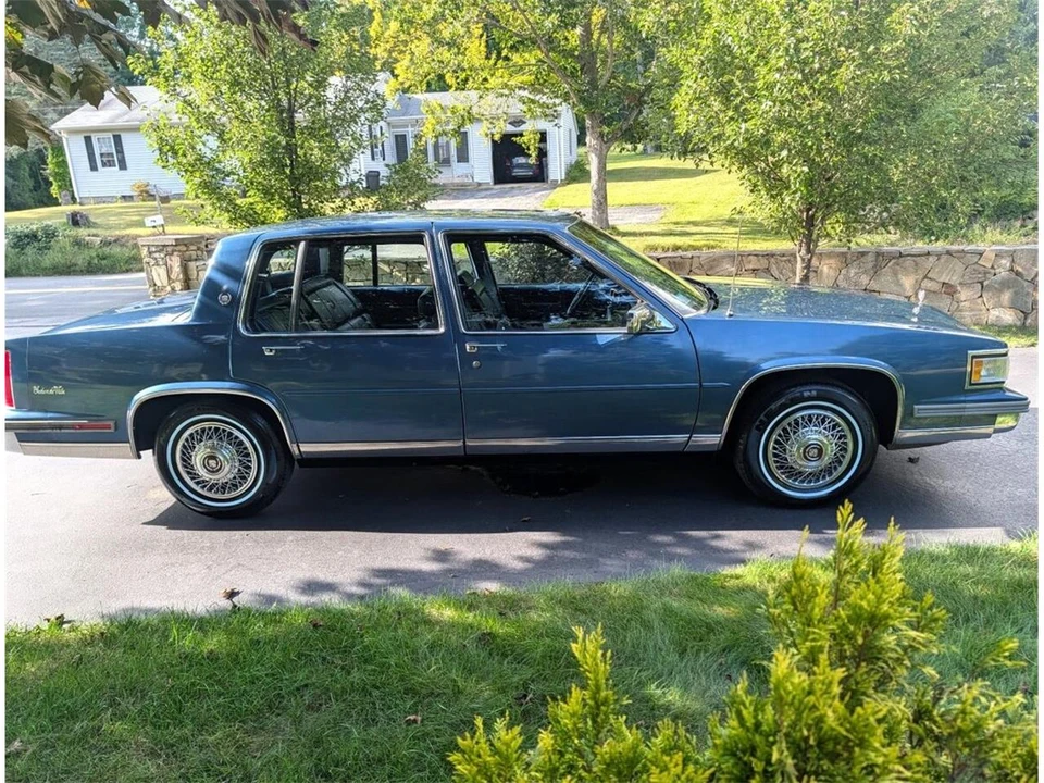 1988 Cadillac DeVille 6th Gen - Image 14 of 29