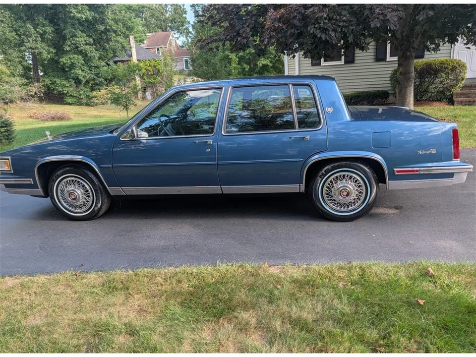 1988 Cadillac DeVille 6th Gen - Image 7 of 29