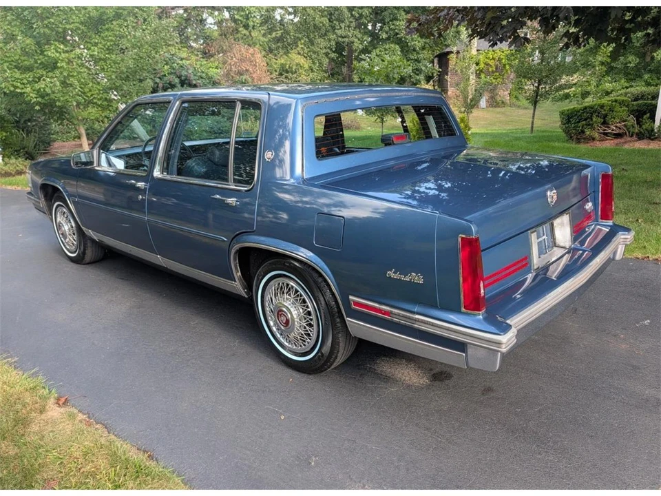 1988 Cadillac DeVille 6th Gen - Image 9 of 29