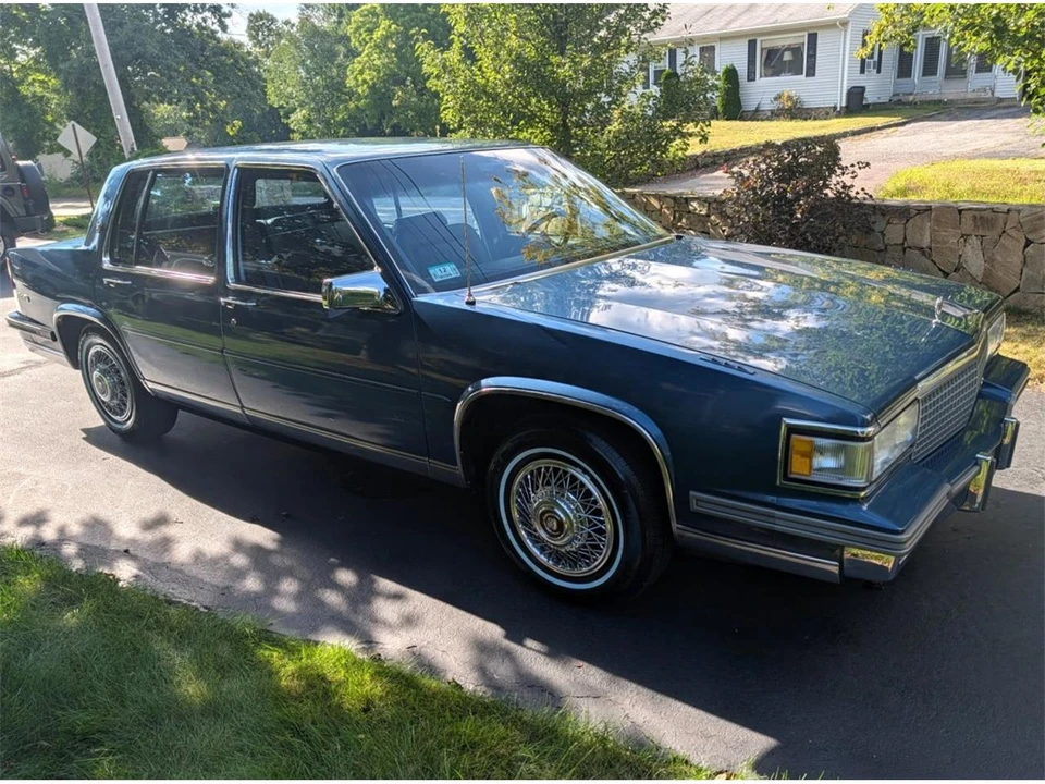 1988 Cadillac DeVille 6th Gen - Image 3 of 29