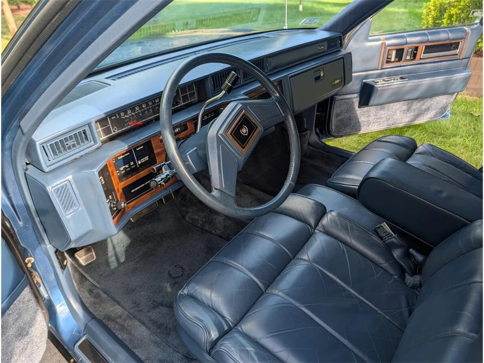 1988 Cadillac DeVille 6th Gen - Image 12 of 29