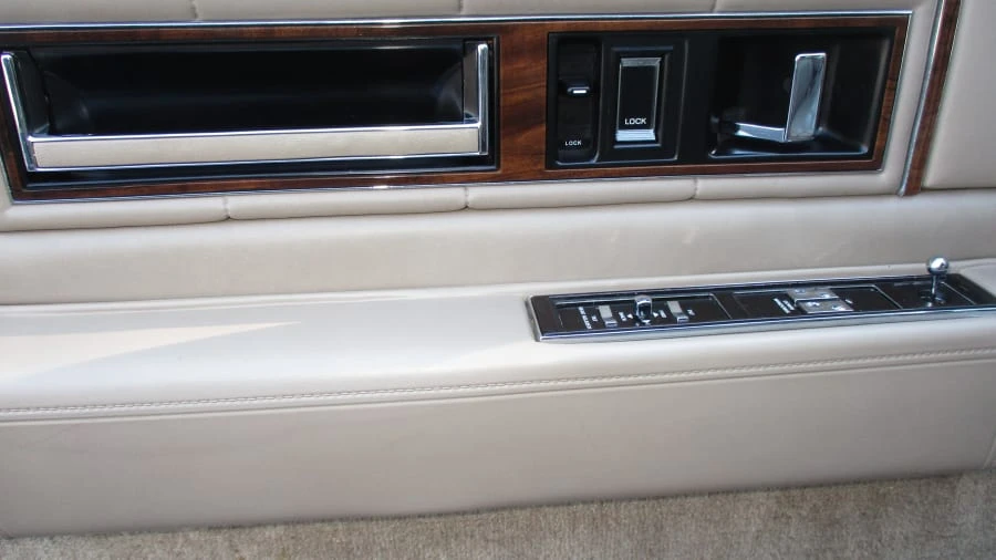 1988 Cadillac DeVille 6th Gen - Image 5 of 22
