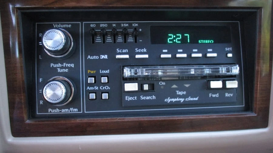 1988 Cadillac DeVille 6th Gen - Image 7 of 22