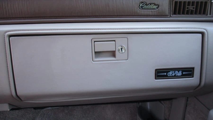 1988 Cadillac DeVille 6th Gen - Image 8 of 22