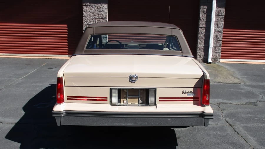 1988 Cadillac DeVille 6th Gen - Image 15 of 22