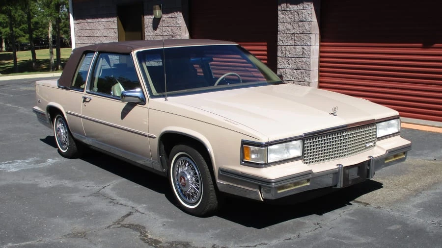 1988 Cadillac DeVille 6th Gen - Image 17 of 22