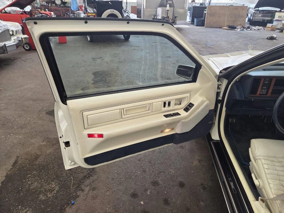 1988 Cadillac Eldorado 11th Gen - Image 16 of 31