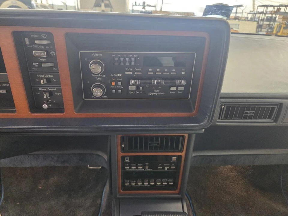 1988 Cadillac Eldorado 11th Gen - Image 23 of 31