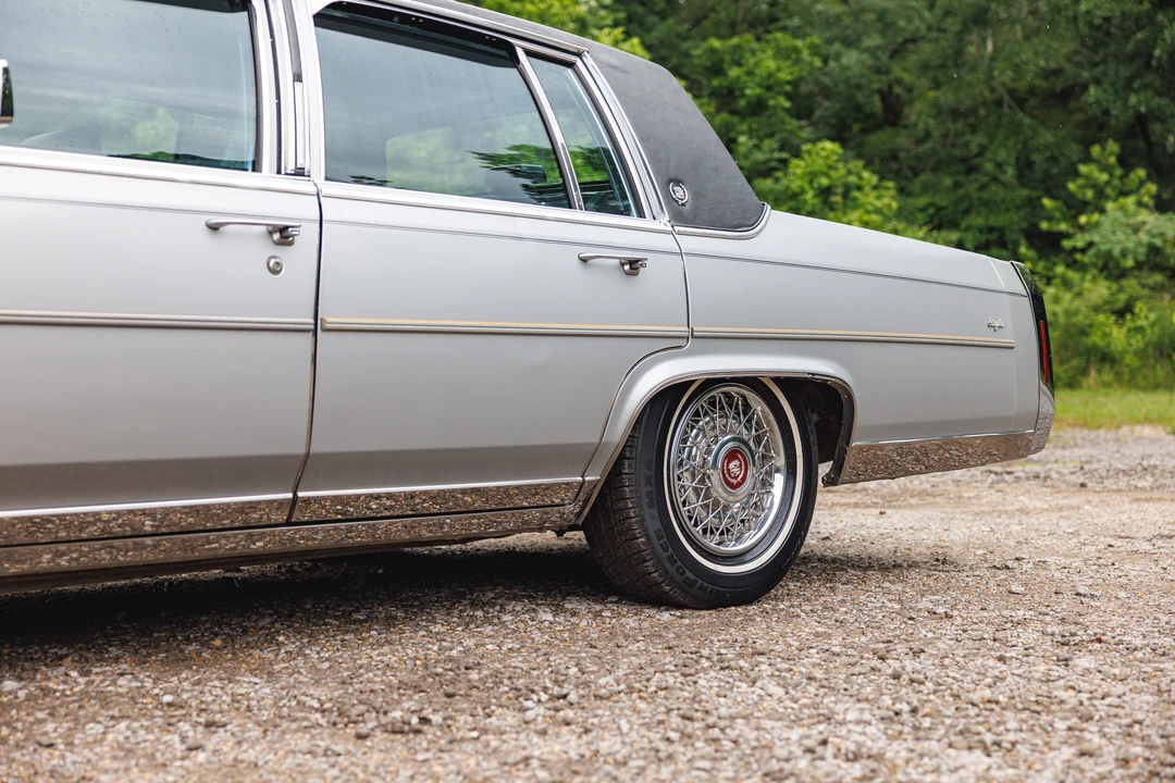 1988 Cadillac Fleetwood - Image 28 of 31