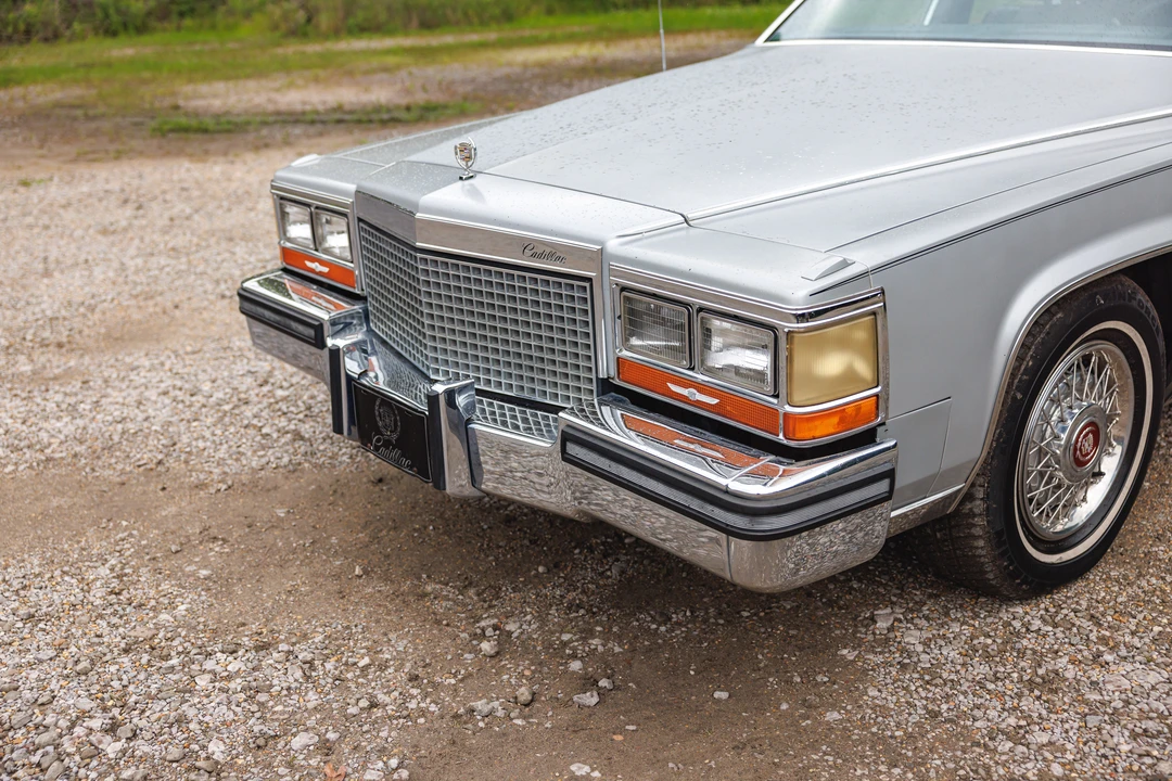1988 Cadillac Fleetwood - Image 12 of 31