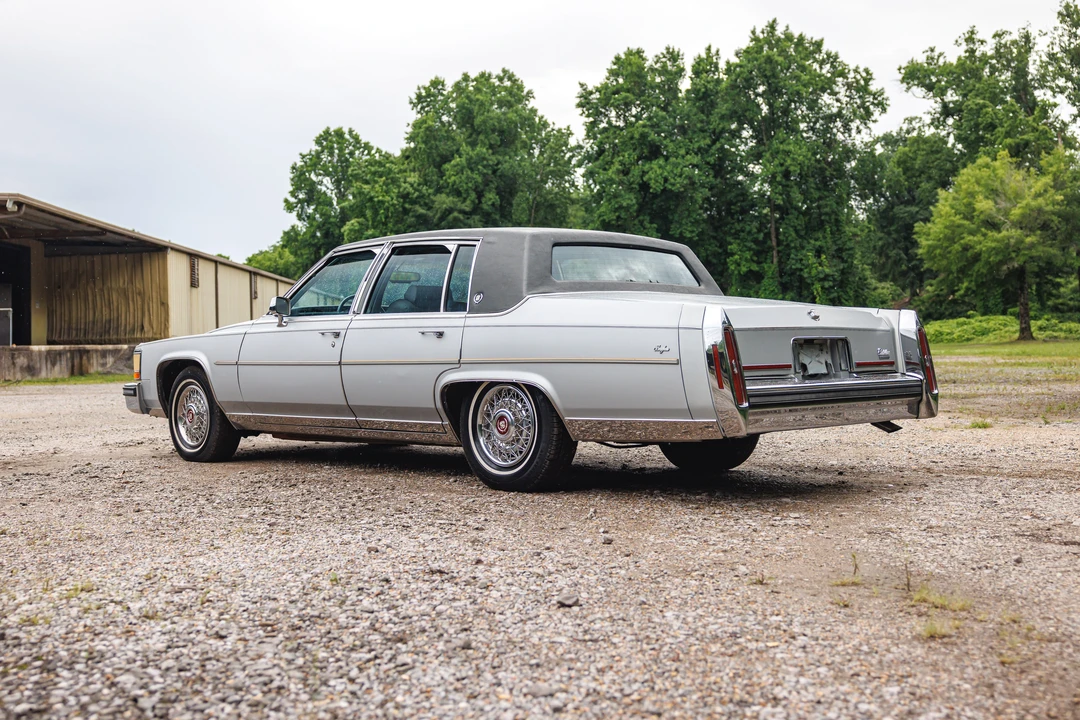 1988 Cadillac Fleetwood - Image 5 of 31