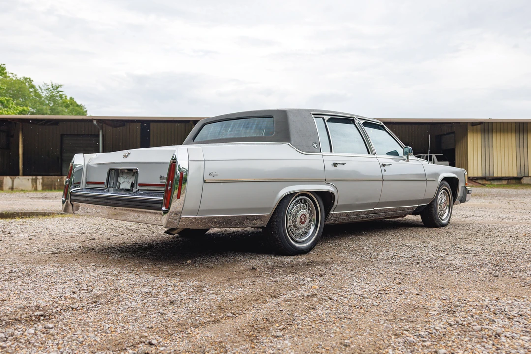 1988 Cadillac Fleetwood - Image 4 of 31