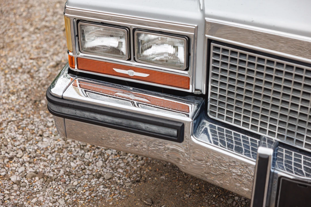 1988 Cadillac Fleetwood - Image 17 of 31