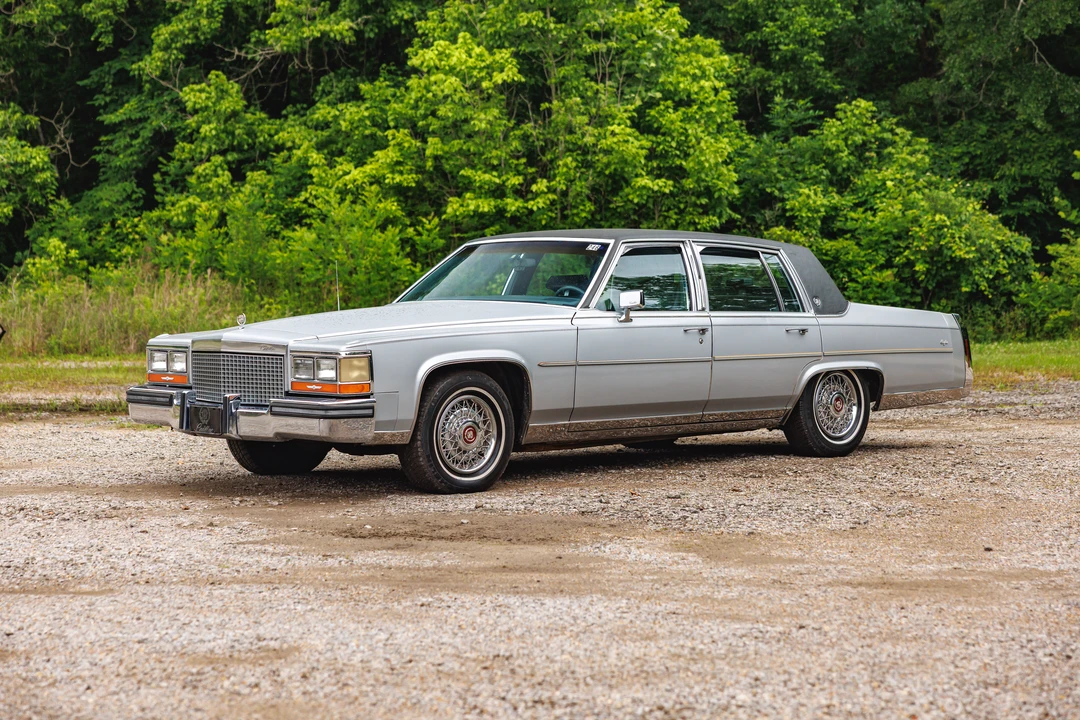 1988 Cadillac Fleetwood - Image 2 of 31
