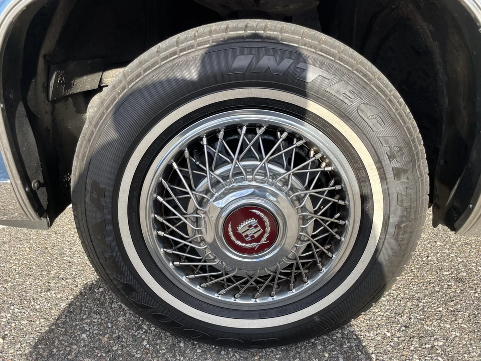 1988 Cadillac Fleetwood - Image 16 of 31
