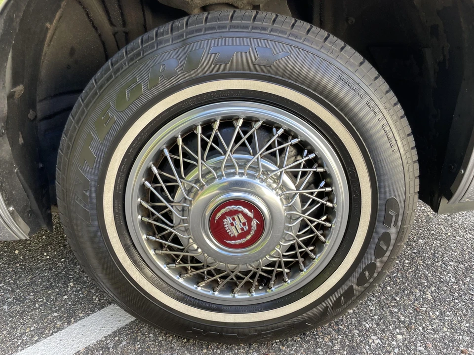 1988 Cadillac Fleetwood - Image 17 of 31