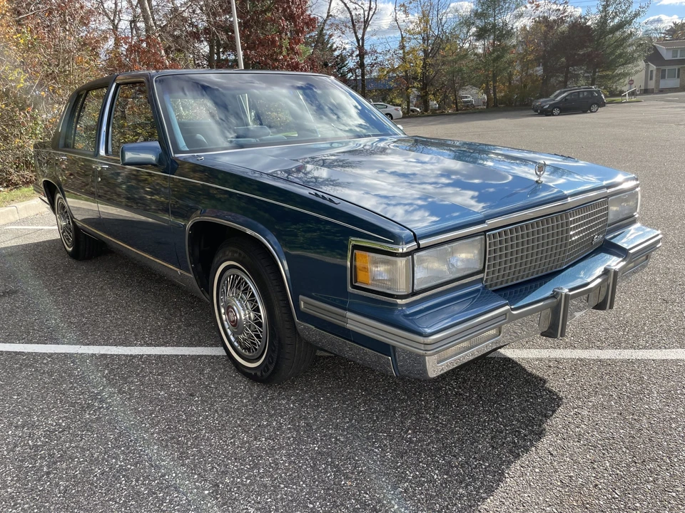 1988 Cadillac Fleetwood - Image 3 of 31