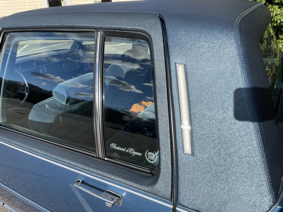 1988 Cadillac Fleetwood - Image 15 of 31
